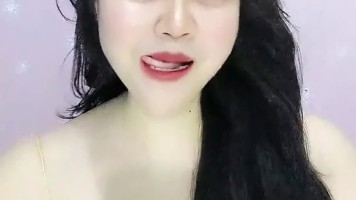 Gokil! Baru Jadi Host Liaa Nekat Pamer Uting HOT51