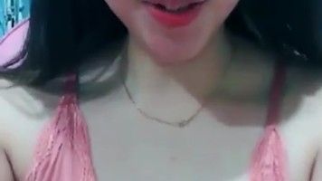 Bokep Indo Leyys Belahan Susu Mulus Mango