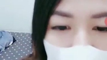 Dyana Show Omek Ditemani Kucing