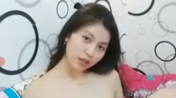 Kak Melly Pamer Jembut Tipis Sambil Colmek