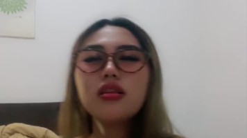 Lesbi- Mia Nakal Dan Maya Show Pantat