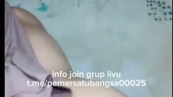 Cewek Jilbab VCS Buka Semua Bagian Tubuhnya
