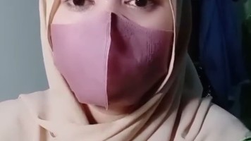 Mbak Errr Live Pamer Meki Gundul