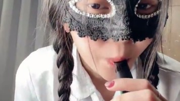 Outfit Seragam Lili Si Mungil Omek Sambil Mabok HOT51