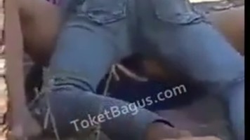 Terciduk  Ngentot Di Balik Tembok