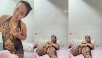 Potret Tante yang Biasa Kamu Entot Lagi Main Sendiri